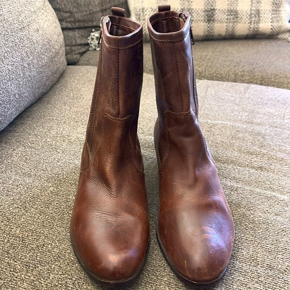 MIA brown leather